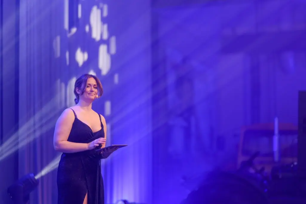 Charlotte Göthberg konferencier på företagsevent